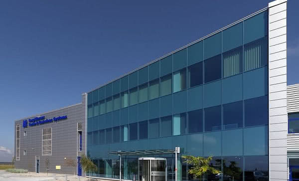 Szkło samoczyszczące dla budownictwa zystkuje na popularności