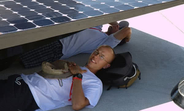 Solary na dachu, chłodniej na poddaszu