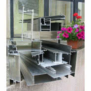 Fasady, witryny aluminiowo-szklane i systemy całoszklane