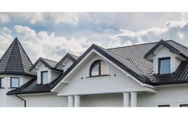 Dlaczego pokrycia dachowe z blachy są takie popularne?