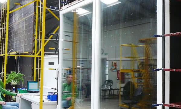 Nowe wymagania w zakresie izolacyjności cieplnej i szczelności na przenikanie powietrza a okna drewniane