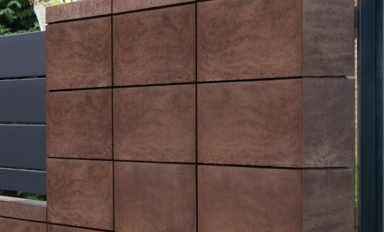 Nowoczesne ogrodzenie z dużych bloczków. Zalety, koszty i technologia budowy