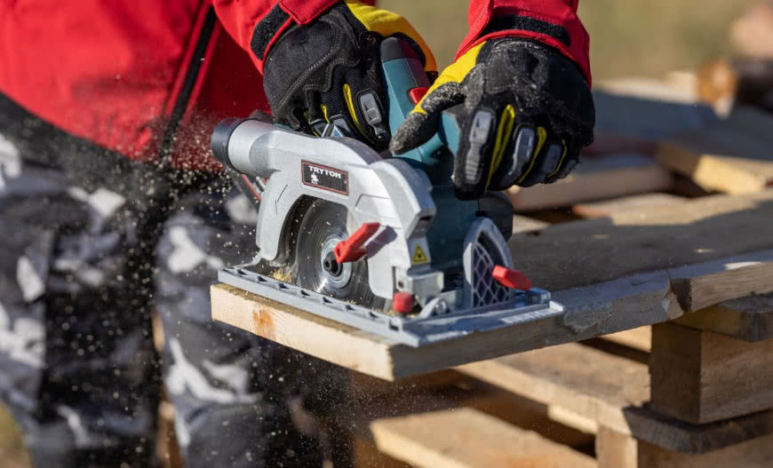 Elektronarzędzia akumulatorowe – niezastąpione na budowie 