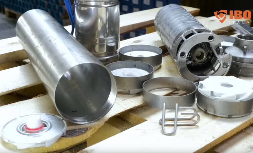 Pompy głębinowe do wąskich studni - czym powinny się wyróżniać? 