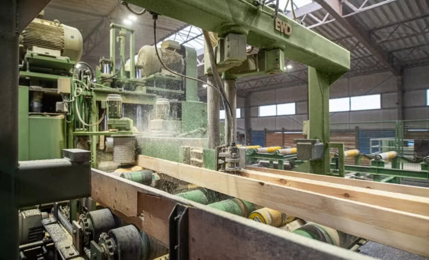 Wiązary kratowe i więźby dachowe - jak powstają i czym się różnią?