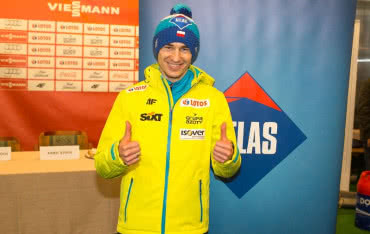 Kamil Stoch skacze z ATLASEM