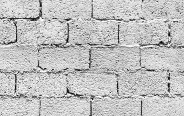 Szprycowanie ściany - czy jest konieczne i jak je przeprowadzić?