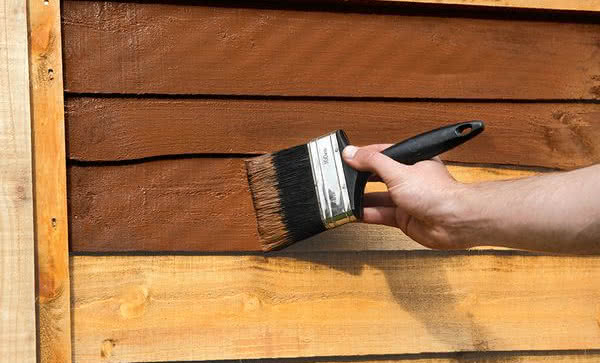 Czym impregnować drewno w ogrodzie?