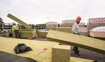 Nowy system izolacji do dachów płaskich PAROC PROOF