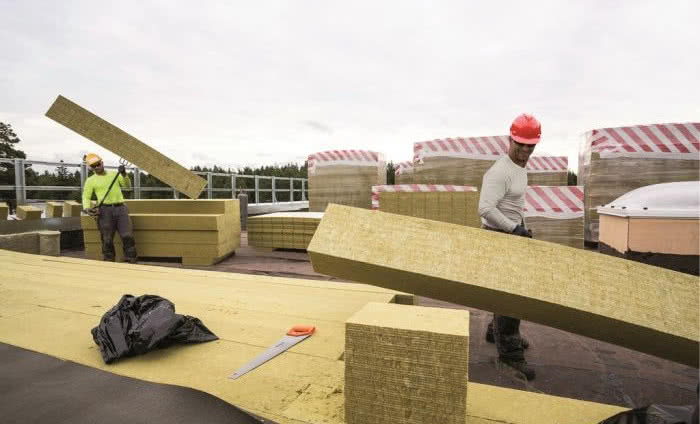 Nowy system izolacji do dachów płaskich PAROC PROOF