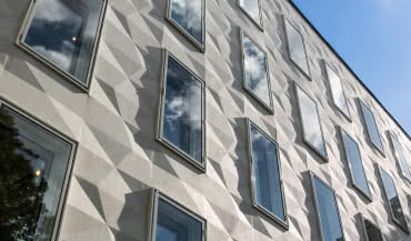 Dekoracyjne elementy elewacyjne StoDeco – jak odmienić dom bez generalnego remontu?