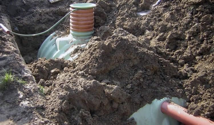 Zbiorniki wykorzystywane w oczyszczalniach biologicznych produkowane są np. z laminatu poliestrowo-szklanego.