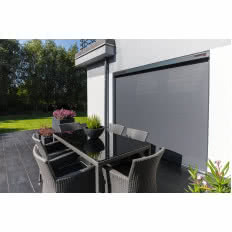 Markiza zewnętrzna FAKRO do okien pionowych