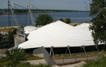 Przeciekający dach płockiego amfiteatru