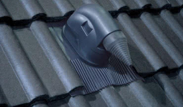 Przejście dachowe Braas dla systemów solarnych Braas