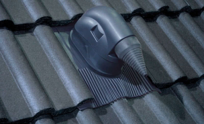 Przejście dachowe Braas dla systemów solarnych Braas