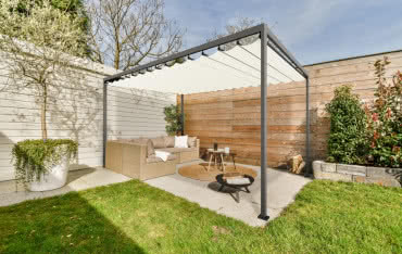 Zadaszenie tarasu bez prądu i awarii? NUUN FABRIC rozwiązuje problem raz na zawsze