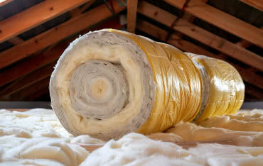 Wełna na poddasze – jaka najlepsza? Porównanie i praktyczne wskazówki
