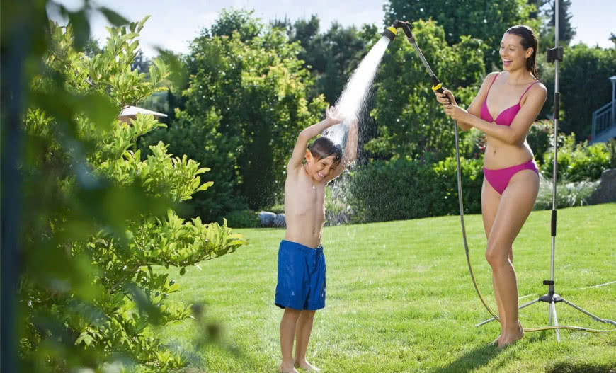 Prysznic ogrodowy, natrysk na działkę - jaki wybrać?