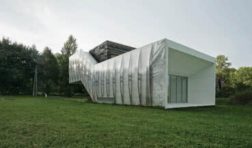 Wormhouse: zobacz, jak wygląda niesamowity dom-gąsienica 