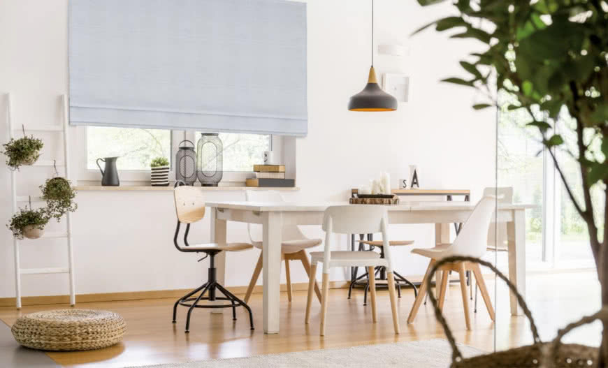 Rolety rzymskie - estetyczny kompromis między roletą a zasłoną