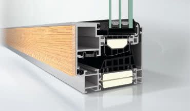Drewno i aluminium w zgodzie z naturą: poznaj okna Schüco AWS WoodDesign