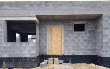 Buduj solidnie z Leca® BLOK. Odkryj zalety keramzytobetonu