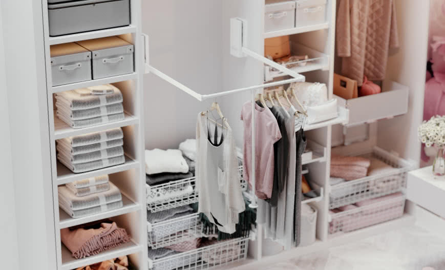 Ergonomia przechowywania. Wybieramy najlepsze akcesoria i systemy do garderoby