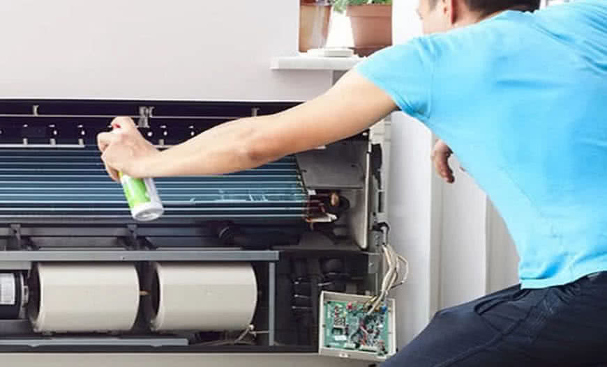 Jak przebiega serwis klimatyzacji? Badanie szczelności