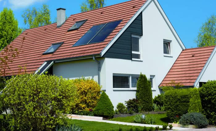 Kolektory słoneczne płaskie czy próżniowo-rurowe?