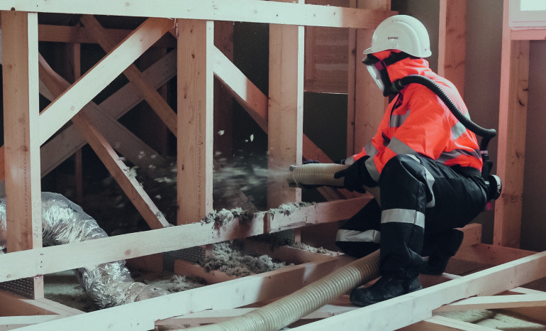 Ocieplenie strychu a obniżenie rachunków