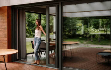 Poczuj wiosnę na swoim tarasie! Poznaj drzwi tarasowe PRIMO i FUTURO marki Wiśniowski