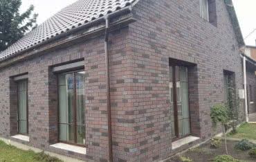 Jak samodzielnie stworzyć ceglaną ścianę? Poradnik ELABRICK