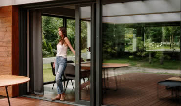 Poczuj wiosnę na swoim tarasie! Poznaj drzwi tarasowe PRIMO i FUTURO marki Wiśniowski