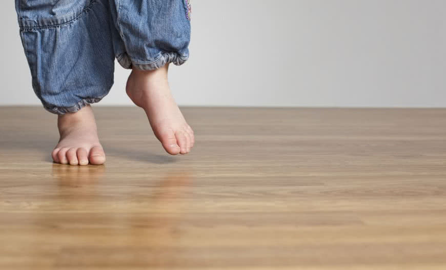 Wykonanie izolacji podłogi pływającej