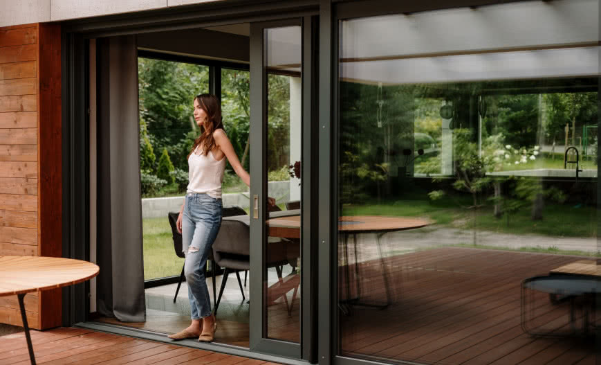 Poczuj wiosnę na swoim tarasie! Poznaj drzwi tarasowe PRIMO i FUTURO marki Wiśniowski