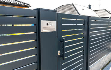 Wideodomofon zintegrowany z bramą – pełna kontrola nad wejściem do domu