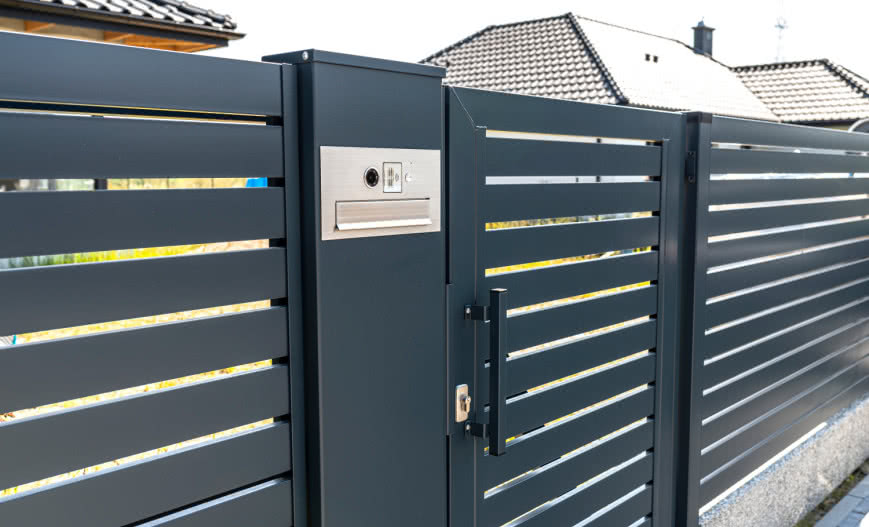 Wideodomofon zintegrowany z bramą – pełna kontrola nad wejściem do domu