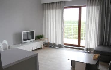 Grzejnik kanałowy REGULUS-system MINIVENT – nowoczesne rozwiązanie dla dużych przeszkleń