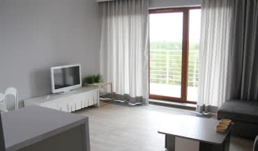 Grzejnik kanałowy REGULUS-system MINIVENT – nowoczesne rozwiązanie dla dużych przeszkleń