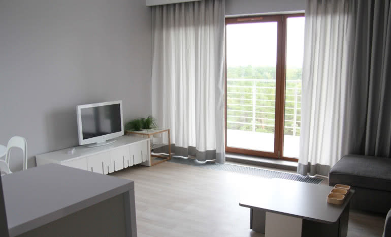 Grzejnik kanałowy REGULUS-system MINIVENT – nowoczesne rozwiązanie dla dużych przeszkleń