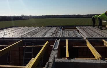 Stropy filigranowe – czy warto postawić na to rozwiązanie?