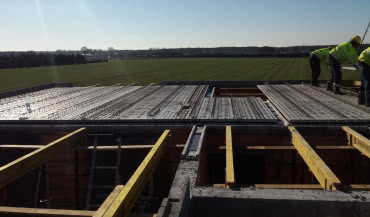 Stropy filigranowe – czy warto postawić na to rozwiązanie?