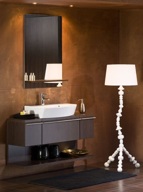 Kolekcja mebli łazienkowych i ceramiki Hall