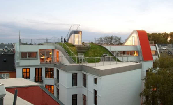 Oryginalna konstrukcja dachu apartamentowca w Kopenhadze