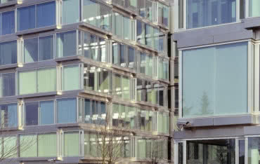 Przeciwsłoneczne szkło Pilkington Suncool™ Pro T hartowane przez niezależnych przetwórców szkła