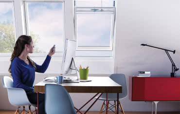 Okna dachowe obrotowe Keylite sterowane elektrycznie