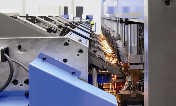 Innowacyjne metody wykorzystywane przy produkcji bram garażowych i wjazdowych