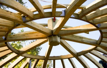 Łuki gięto-klejone - doskonała baza pod architekturę ogrodową
