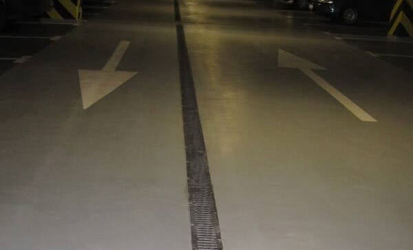 Odwodnienia liniowe AS w garażach i na parkingach 